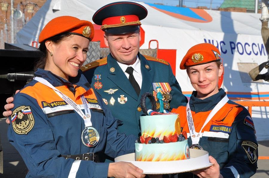 Кроссфит в Иркутске. Победила команда специализированной пожарно-спасательной части Приангарья