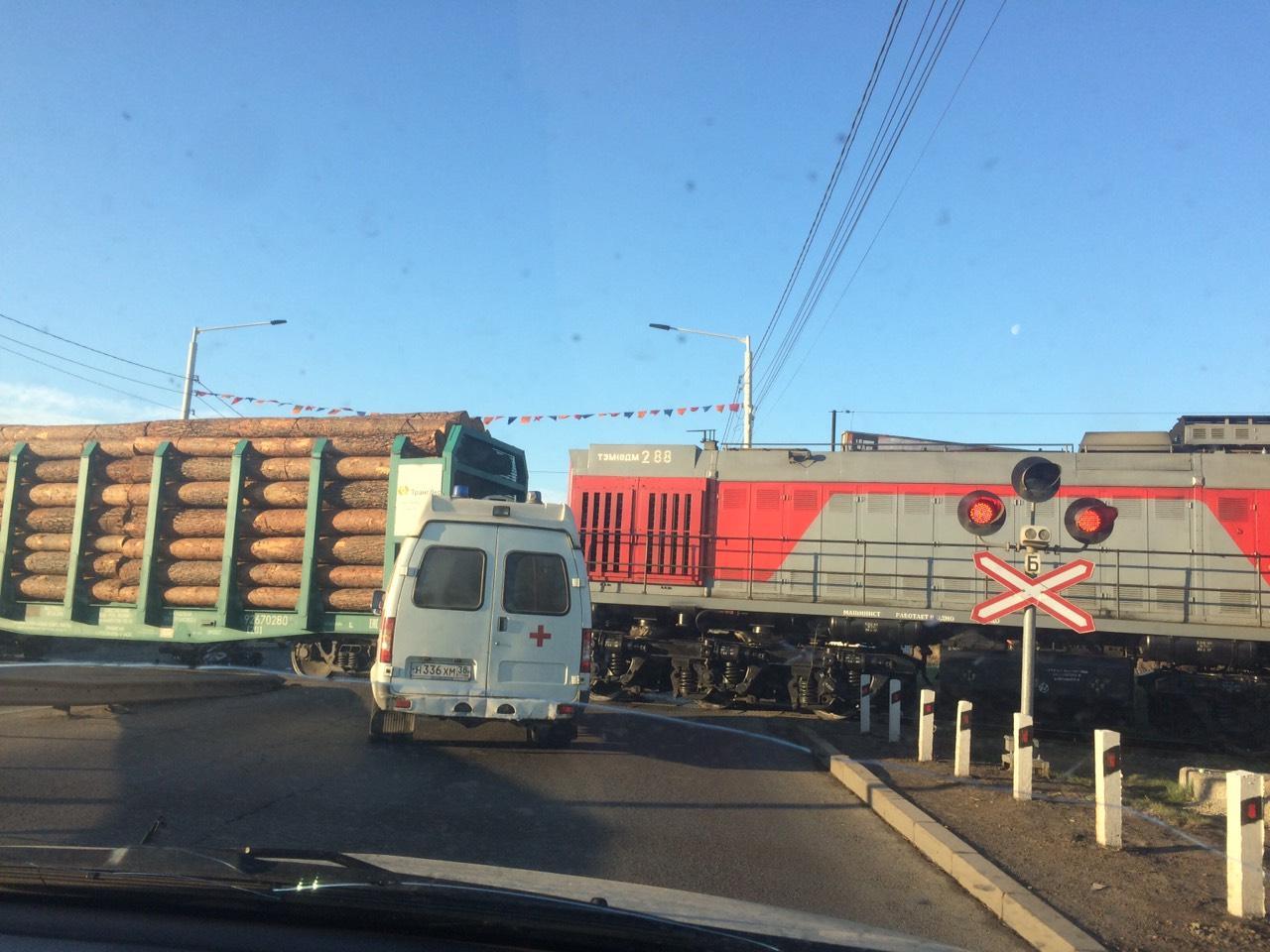 Мотоциклист погиб под колёсами поезда в Иркутске