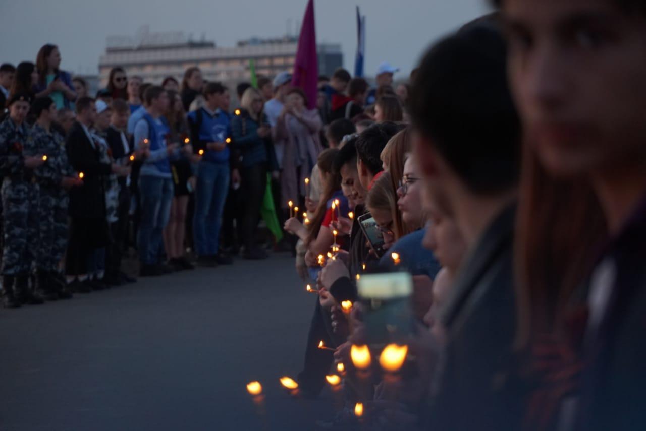 Пламя гордости за Победу пронесли по Иркутску