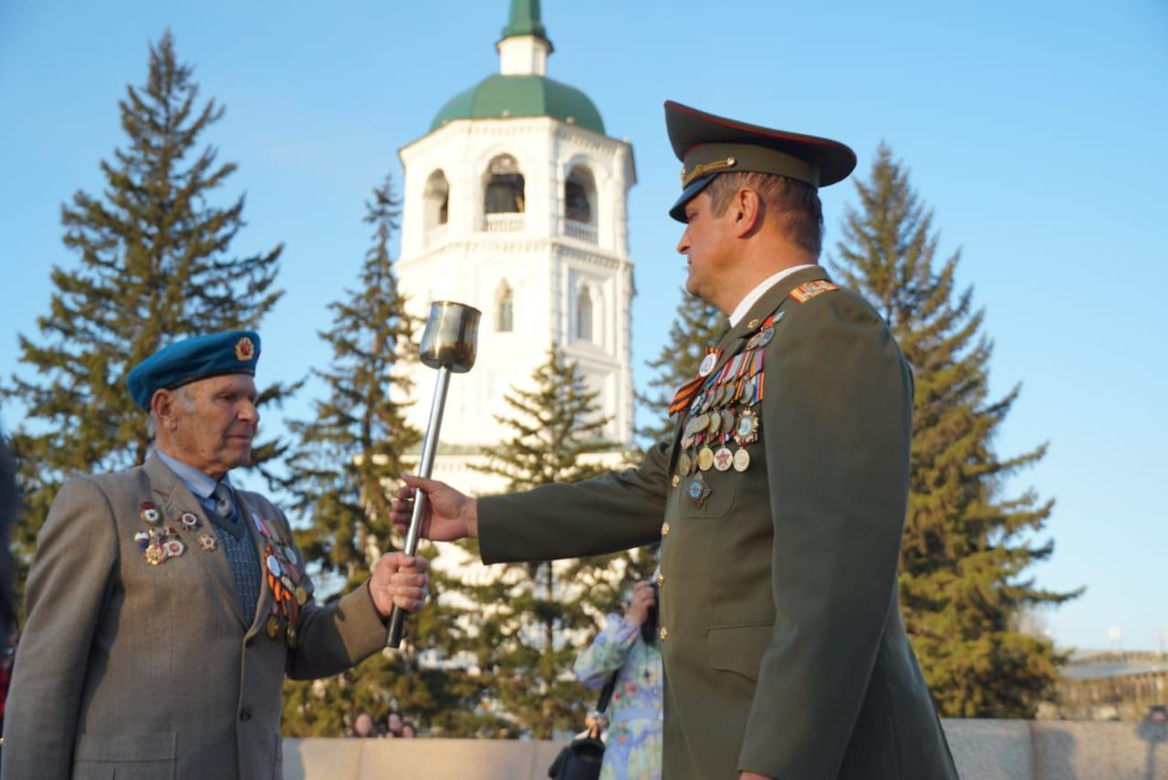 Пламя гордости за Победу пронесли по Иркутску