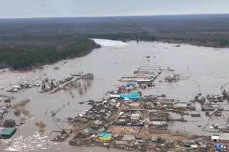 Уровень воды в реке Нижняя Тунгуска, где подтопило дома, начал снижаться