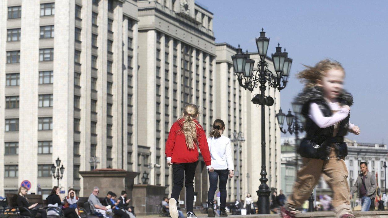 В Госдуму внесли проект закона о преимущественном праве братьев и сестер учиться в одной школе