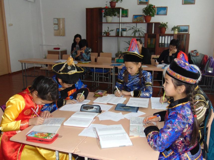 В регионе увеличится количество школ, преподающих бурятский язык