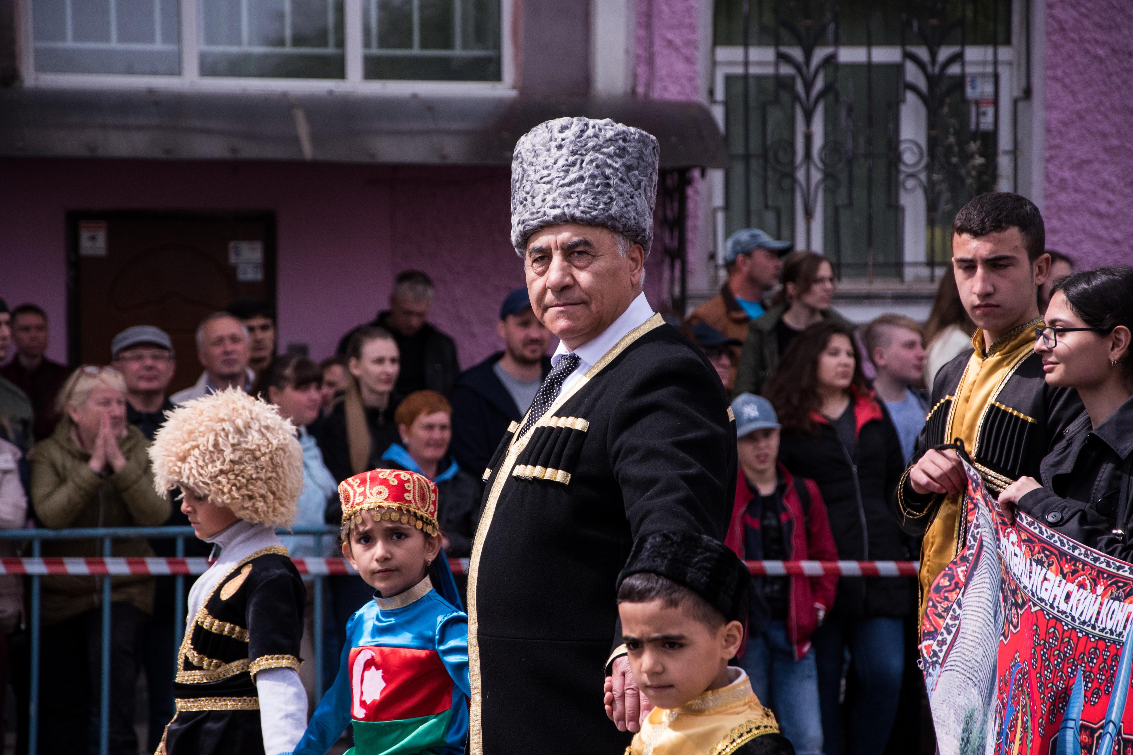 Большой фоторепортаж с карнавального шествия в Иркутске