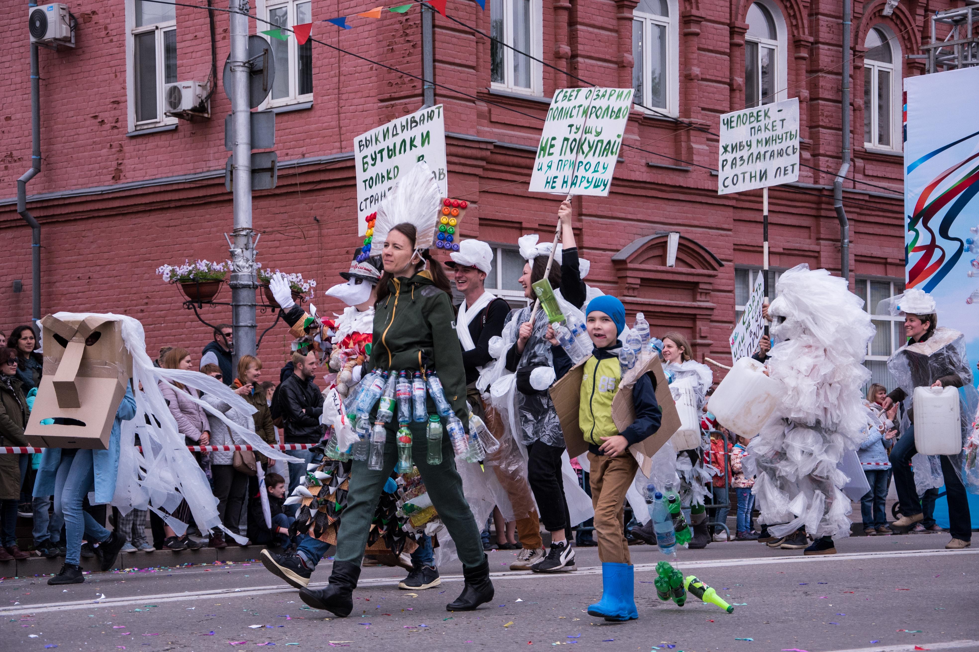 Большой фоторепортаж с карнавального шествия в Иркутске