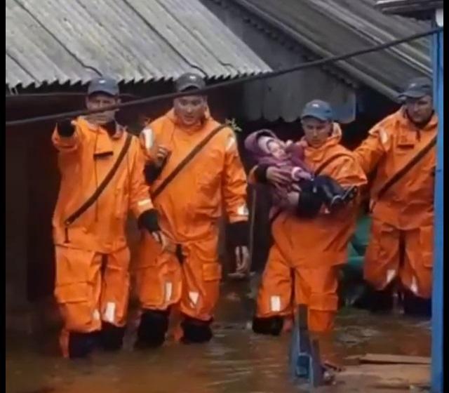 800 жителей Приангарья эвакуированы из зоны затопления. Фото