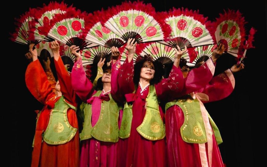 Корейское кино, K-pop, дегустация традиционной корейской кухни и танец Сок Ебин в Иркутске