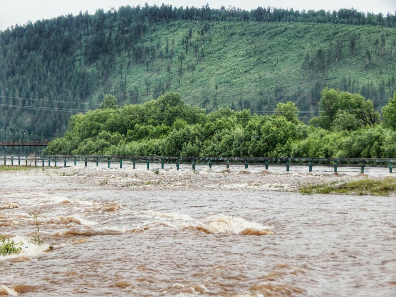 На вечер 27 июня в Тайшетском районе подтоплено почти 400 домов, в Нижнеудинском - около 190. Фото