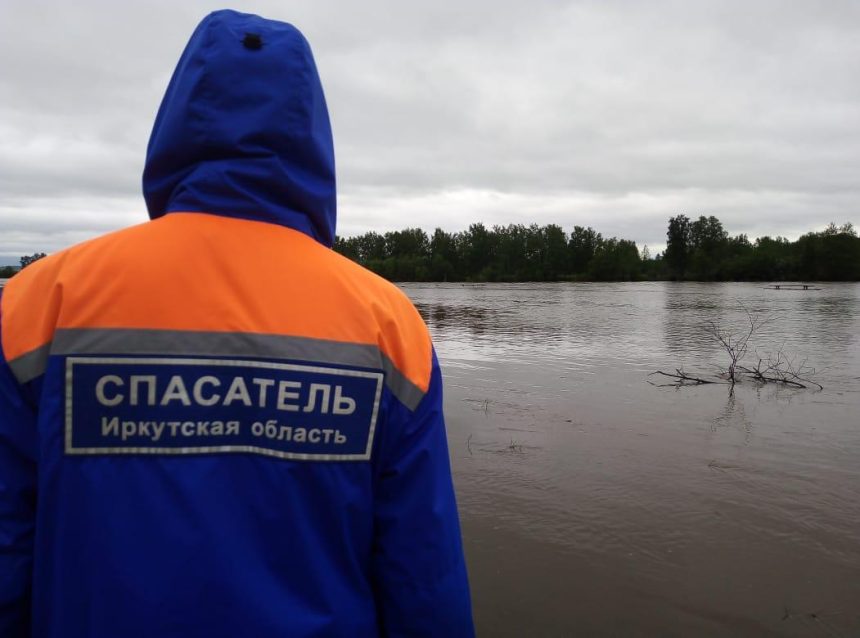 Нижнеудинск затапливает из-за подъема уровня воды в Уде. Фоторепортаж с места от горожан и МЧС
