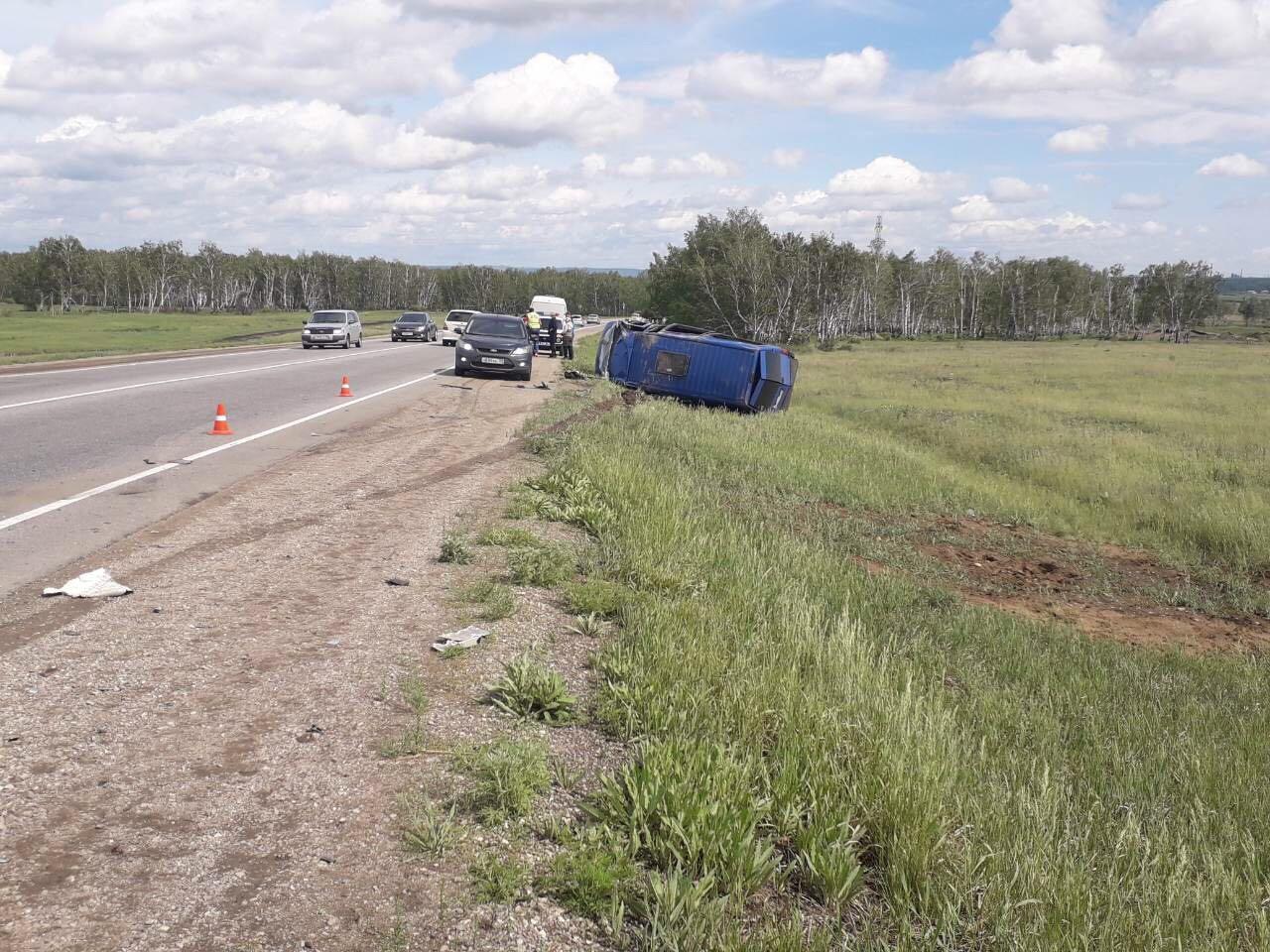 Пять человек пострадали в ДТП с микроавтобусом в Усольском районе
