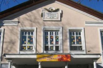 Школа № 63 в Иркутске работает в три смены и нуждается в новом здании