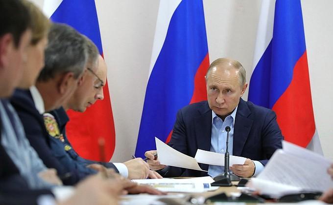 В. Путин: нужно незамедлительно, буквально уже сегодня начать выплаты пострадавшим гражданам