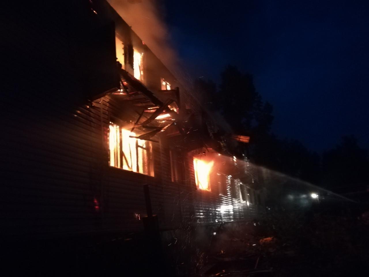 Жильцы многоквартирного дома остались без крова из-за пожара в Усть-Илимске