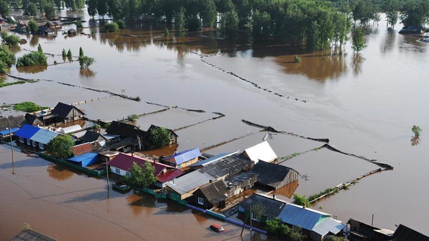 11 человек числятся без вести пропавшими во время наводнений в Иркутской области