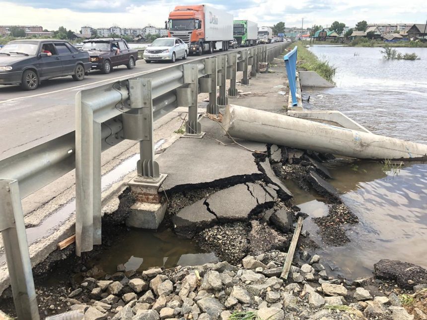22 моста повреждены дождевым паводком в Иркутской области