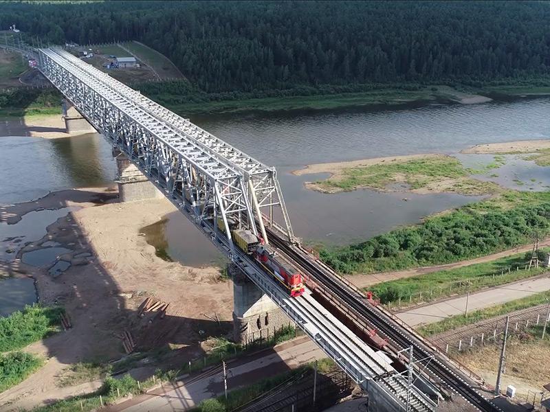 Открыто движение по второму железнодорожному мосту через реку Лена в Усть-Куте