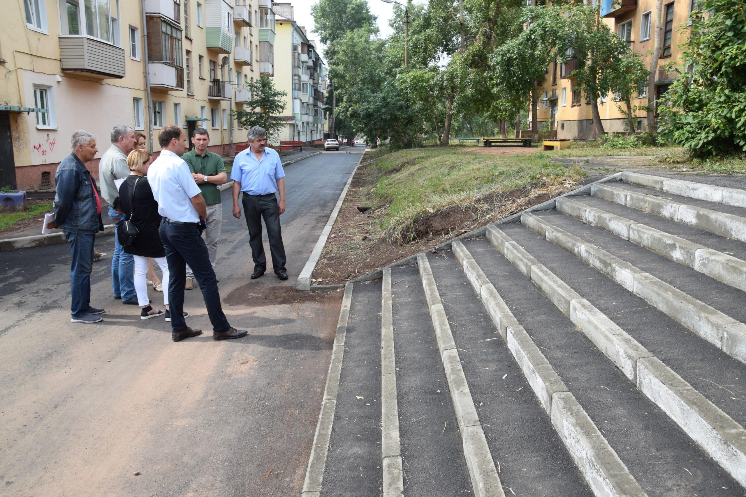 Первый двор из 20-ти, попавших в программу ремонта на 2019 год, благоустроили в Братске