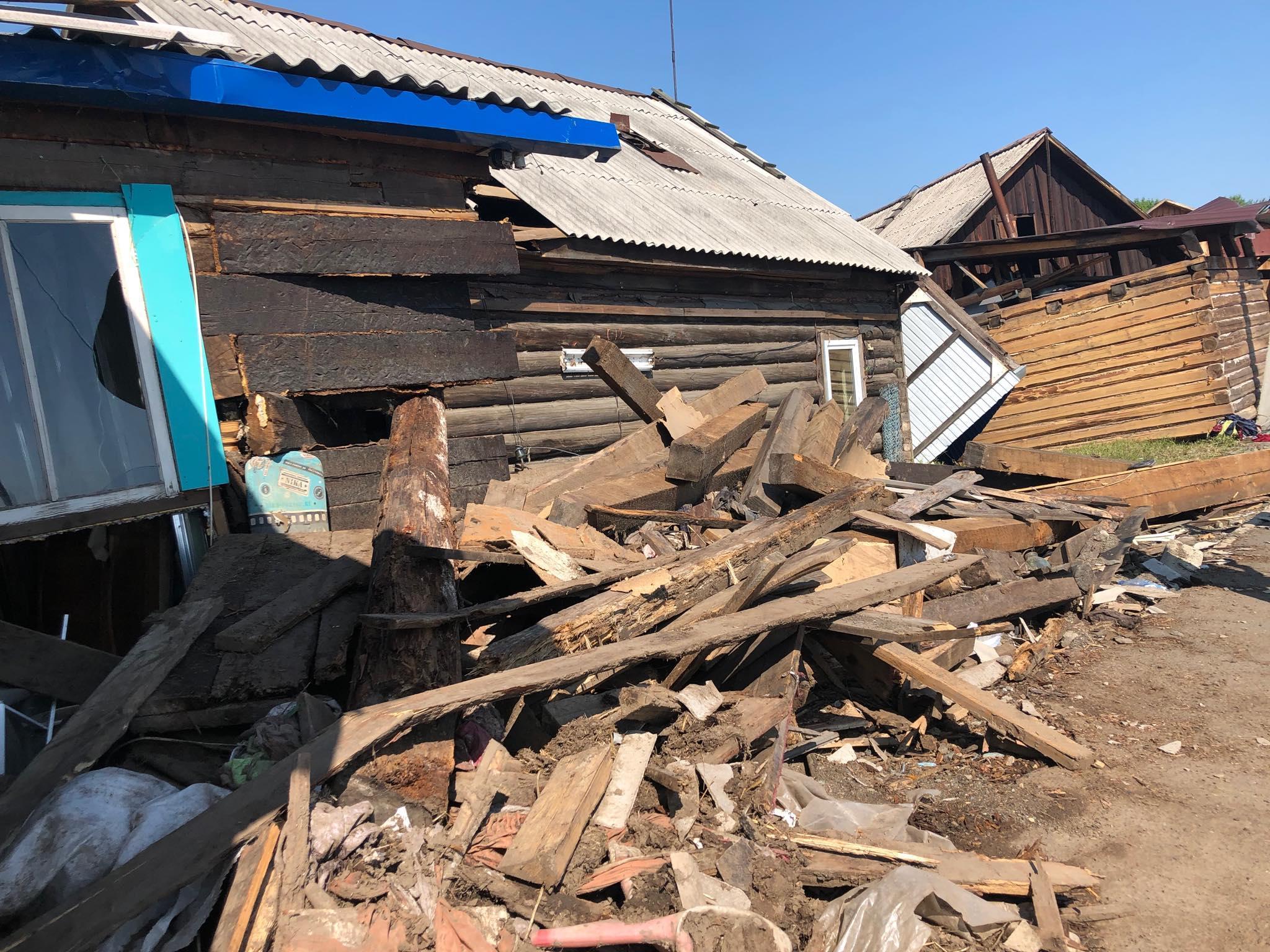 Разрушенные дома в Тулуне после наводнения. Фоторепортаж