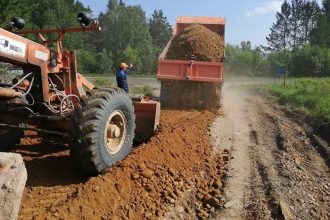 Ремонт подъездных дорог к 12-ти садоводствам идет в Иркутском районе