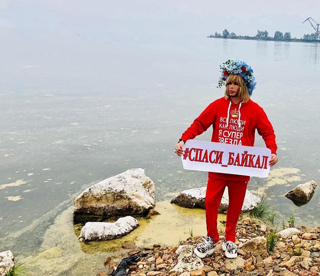 Шоумен Сергей Зверев: вода Байкала загрязнена бутылками, пакетами и спирогирой