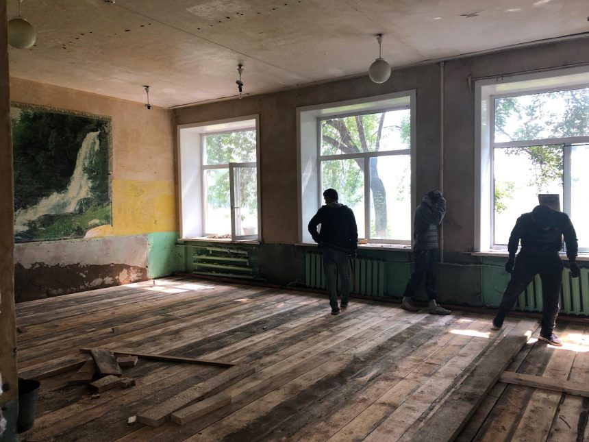 Социальные объекты, сильно пострадавшие во время паводков, начали капитально ремонтировать