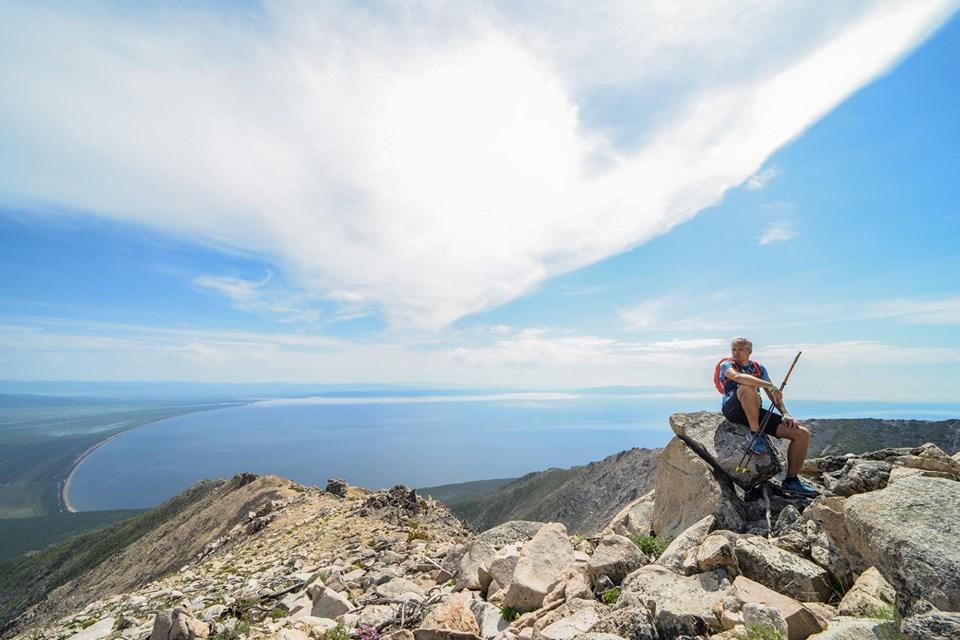 Ультрамарафонец Дмитрий Ерохин сошел с пути вокруг Байкала из-за травмы