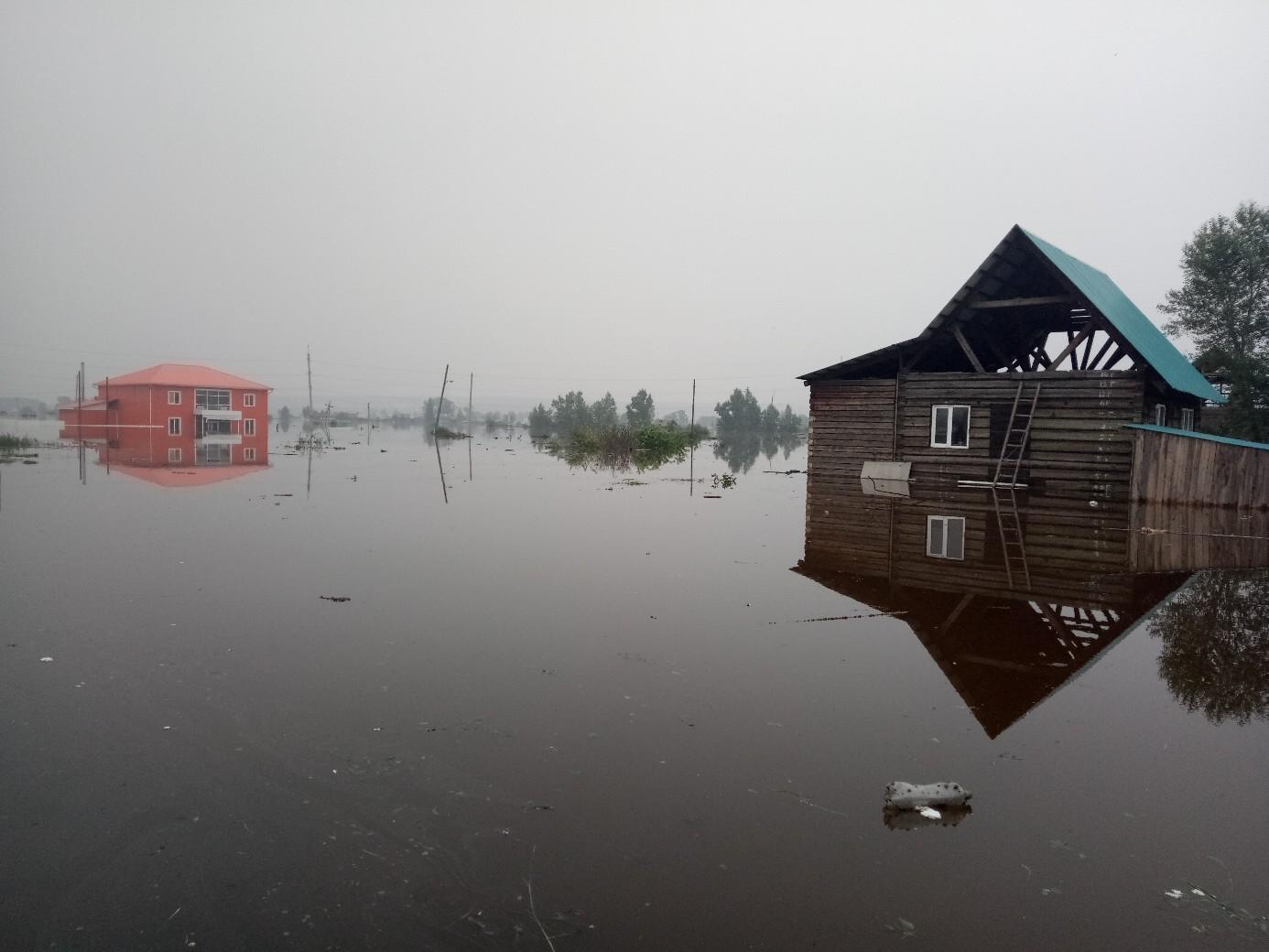 Уровень воды в реке Ия поднялся до 1125 см при критической отметке в 700