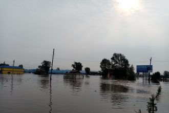 Вода в реке Ия в Тулуне продолжает прибывать