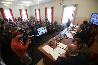 Заседание правительственной комиссии по ликвидации последствий ЧС проходит в Тулуне. Видео