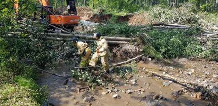 Аварийно-восстановительные работы продолжаются в 8 районах Иркутской области, пострадавших от паводка