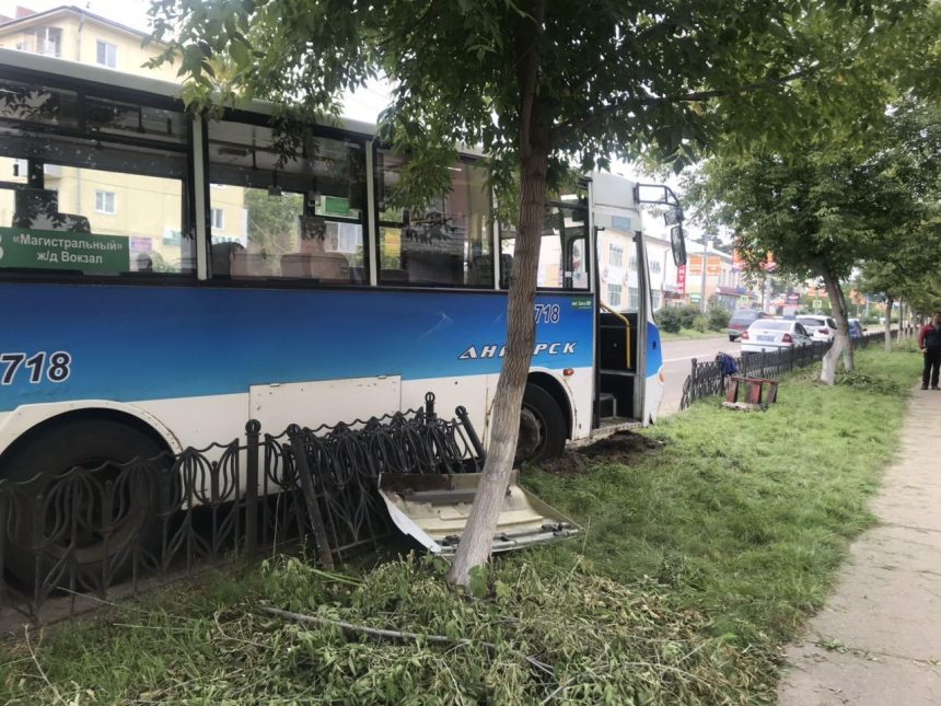 ДТП с пассажирским автобусом произошло 15 августа в Ангарске