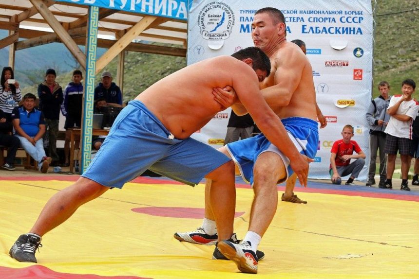 В бухте Сохтор Ольхонского района пройдет турнир по бурятской национальной борьбе с 9 по 11 августа