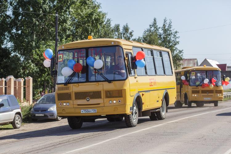 Восемь новых автобусов передали школам Иркутского района