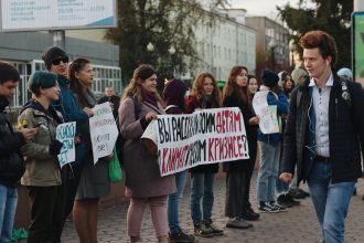 Климатический пикет прошёл 27 сентября в Иркутске. Мы поговорили с его участниками