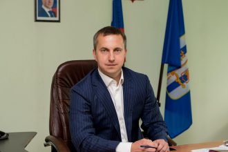 Максим Модин лидирует на выборах мэра Шелеховского района
