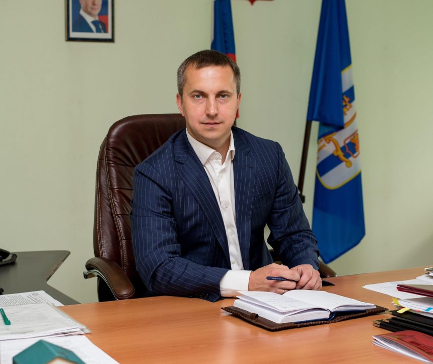 Максим Модин лидирует на выборах мэра Шелеховского района