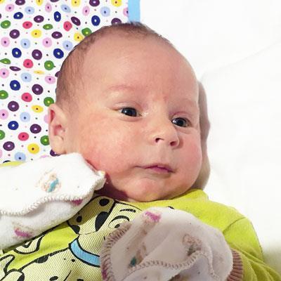 Новорожденному Мише из Усть-Илимска собирают средства на лечение косолапости