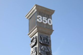Новую стелу установили в Усолье-Сибирском в честь 350-летия города
