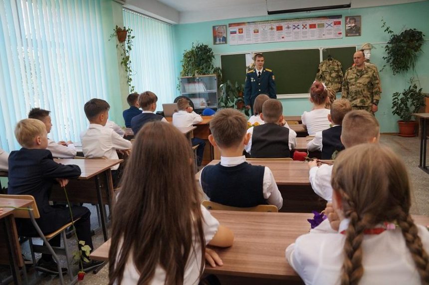 Профильный класс Росгвардии открылся в иркутской гимназии № 44