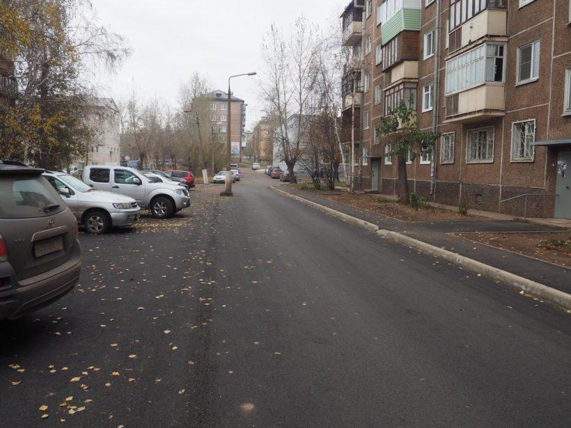 Асфальтовые работы завершили в последнем дворе из 20 запланированных к благоустройству в Братске в этом году