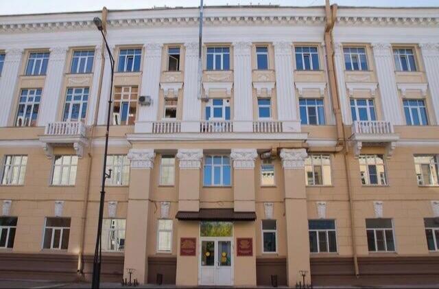 Фасад здания гинекологической больницы иркутского перинатального центра отремонтировали