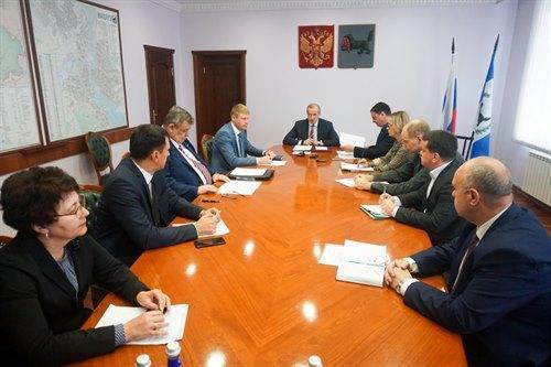 Губернатор Иркутской области провел совещание в Саянске