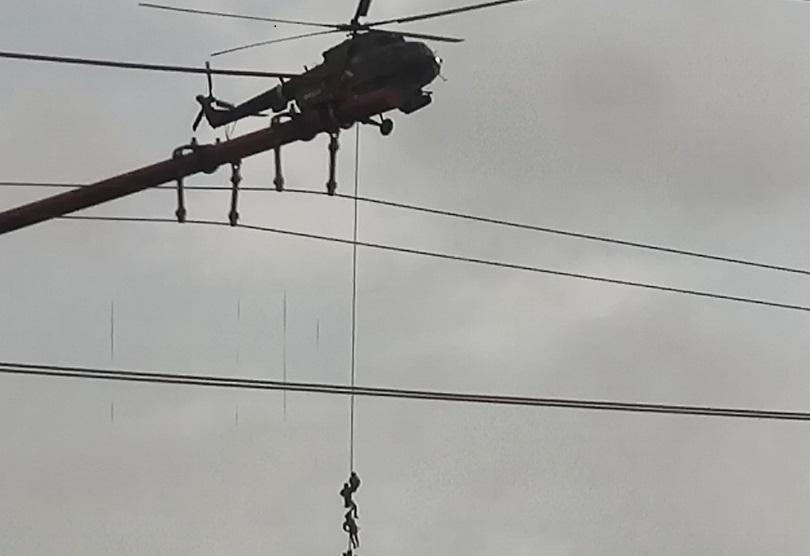 Кружащий над Иркутском вертолет с силовиками напугал горожан