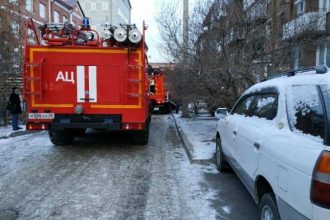 Девять человек спасли огнеборцы на пожаре в Иркутске. Один человек погиб