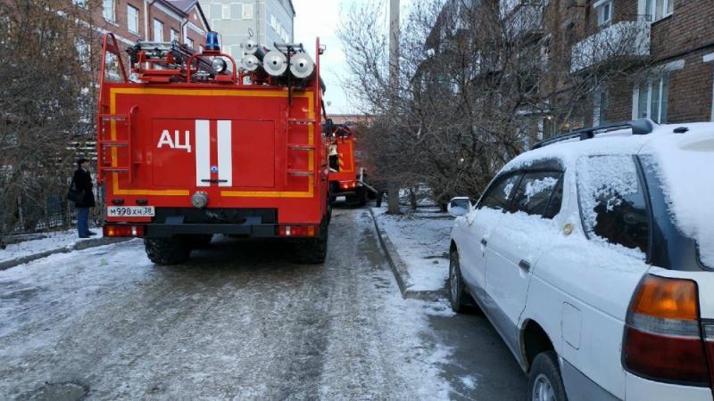 Девять человек спасли огнеборцы на пожаре в Иркутске. Один человек погиб