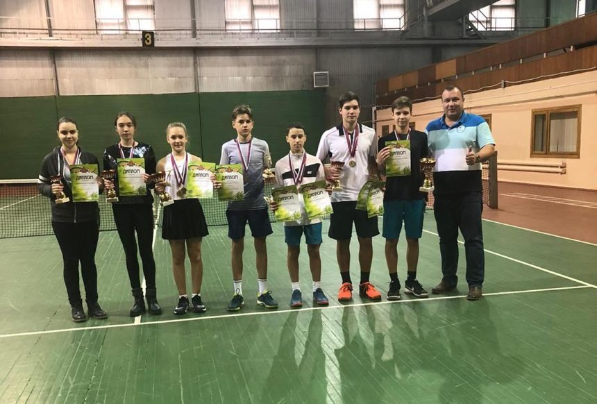Иркутяне завоевали девять медалей на первенствах Красноярского края и СФО по теннису