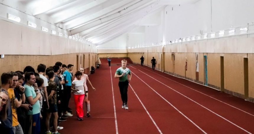 Легкоатлетический манеж стадиона "Труд" отремонтировали в Иркутске