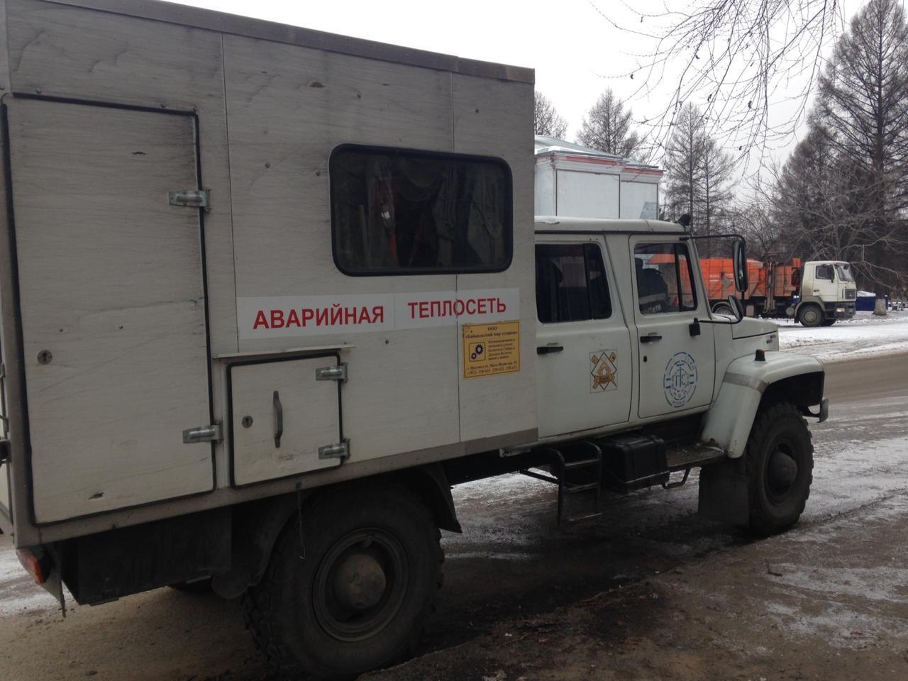 Шелехов начали подключать к теплу после аварии на теплотрассе