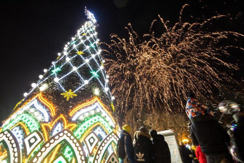 Афиша новогодних мероприятий в сквере Кирова в Иркутске