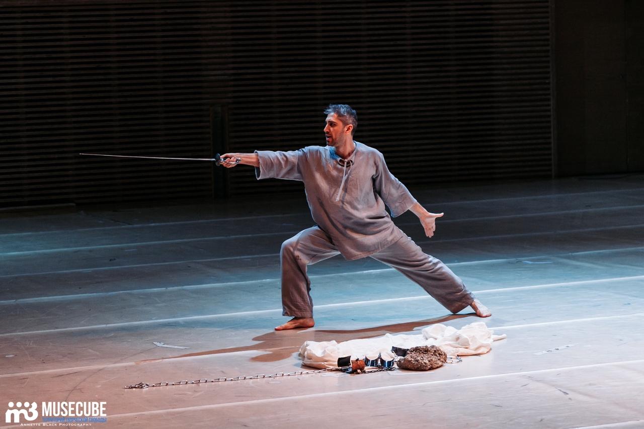 Иркутянин победил в соревнованиях по артистическому фехтованию